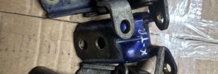 Петля двери передней правой Nissan X-Trail (T30) Петля двери передней правой Nissan X-Trail (T30)